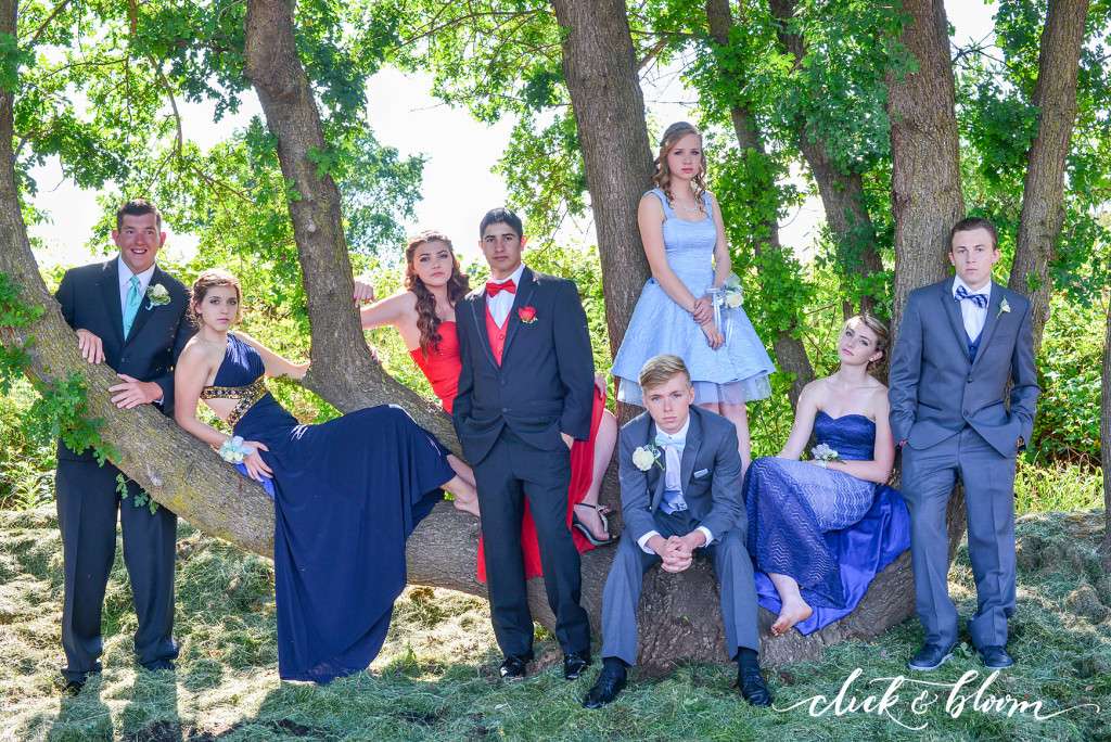 Click and Bloom - Prom group poses